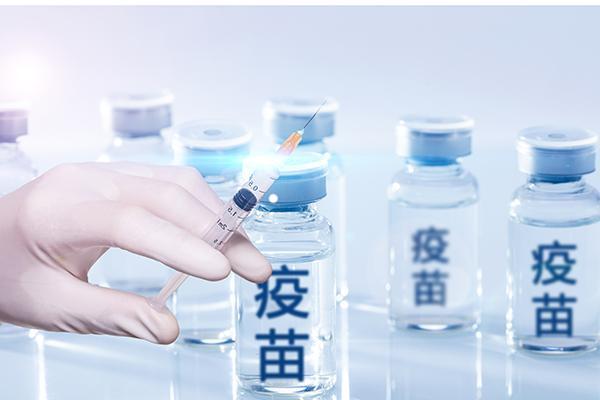 我國新冠疫苗累計接種近24億劑次，專家回應熱點問題